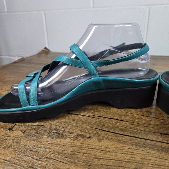 Thierry Rabotin Wave Teal Leather Strappy Sandals - Picture 6 of 11